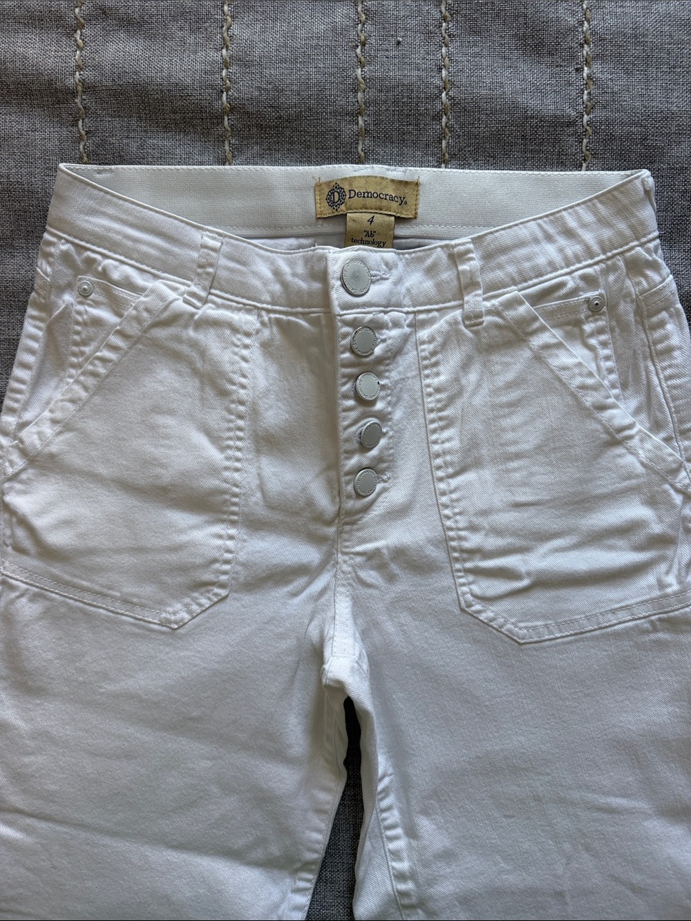 Democracy Women's White High-Rise Button-Fly Jeans ankle length.